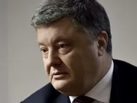 Порошенко застеріг від ворога в тилу, який камуфлюється і діє через політиків