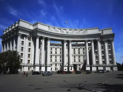 Российским дипломатам дали 48 часов, чтобы покинуть Украину