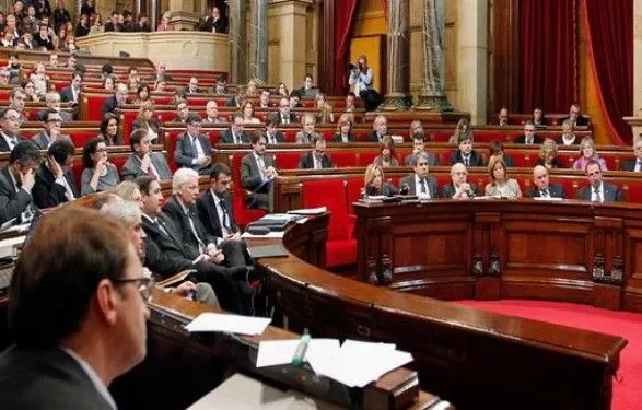 parlament-kataloniyi-vimagaye-dozvoliti-karlesu-puchdemonu-znovu-ocholiti-avtonomiyu
