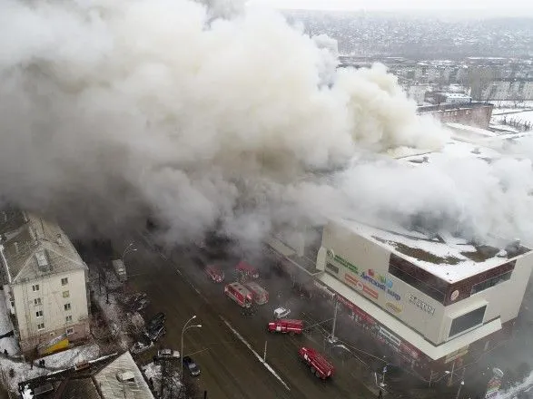 У МНС РФ запевняють, що зниклих безвісти після пожежі у Кемерово немає