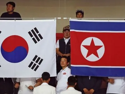 Южная Корея и КНДР начали переговоры на высоком уровне по подготовке межкорейского саммита