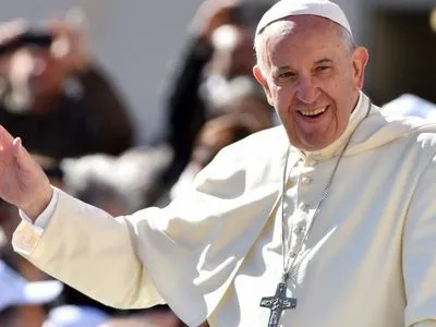 Папа Франциск помолился за мир в Украине
