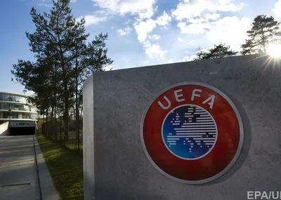 УЄФА відкрив справу через прапор "ДНР" на стадіоні ФК "Рома"