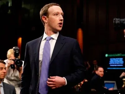 Цукерберг: "фейковые" российские аккаунты удалили из Facebook