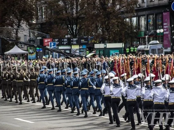 Парад військ на столичному Хрещатику та молебні: як Україна відзначить 27-річницю незалежності