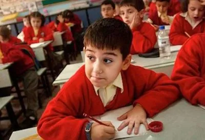 У школах Туреччини викладатимуть українську мову