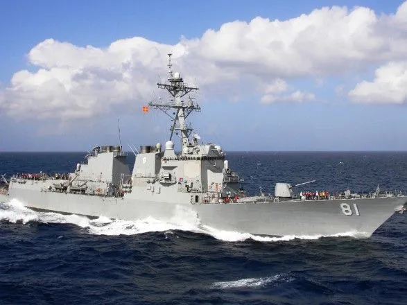 Американский эсминец с ракетами "Томагавк" вошел в Средиземное море