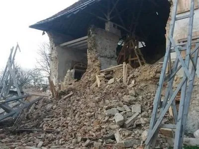 На Львівщині обвалилася стіна східного крила Поморянського замку
