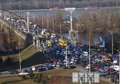 Рівень заторів в Києві вже досяг 6 балів