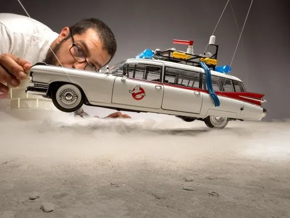Мексиканский фотограф создает миниатюры автомобилей известных фильмов
