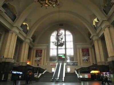 На Центральном железнодорожном вокзале в Киеве заменят эскалаторы