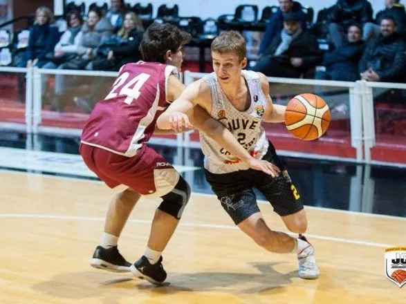 Баскетболист сборной Украины стал победителем юношеской Евролиги