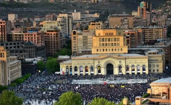 Протесты в Армении: начался масштабный антиправительственный митинг