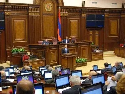 Несмотря на протесты в Армении начались выборы премьер-министра