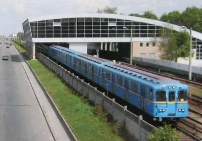 На столичній станції метро "Дарниця" шукали вибухівку