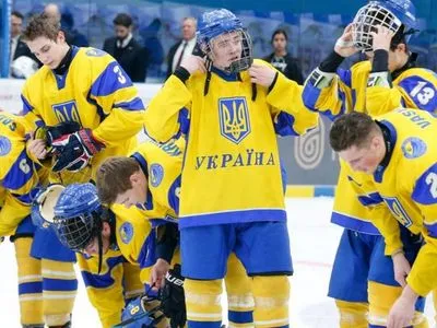 Украинские хоккеисты получили третий выигрыш и возглавили таблицу ЧМ среди юниоров