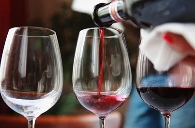 Порошенко подписал закон о детенизации производства вина в Украине