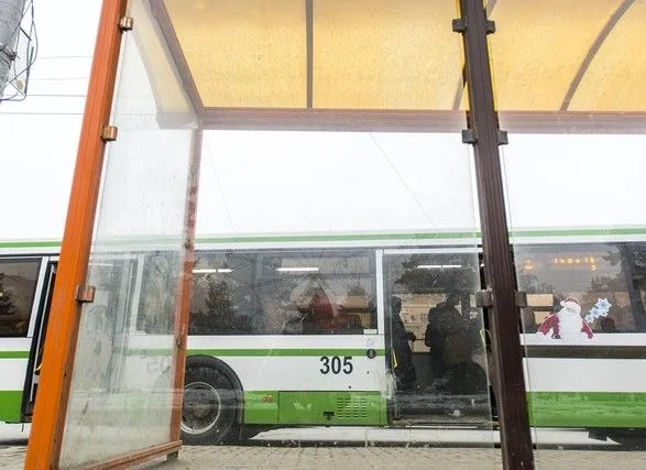 Для уменьшения ДТП в Украине хотят обезопасить остановки транспорта