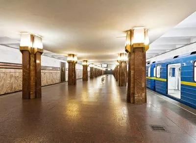 На станции метро "Героев Днепра" с 21 апреля закроют северный вестибюль