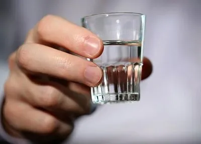 Експерт про практику "сухих законів": пити менше не станемо