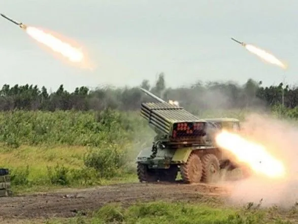 Боевики впервые в этом году обстреляли из "Градов" позиции ВСУ на Донбассе