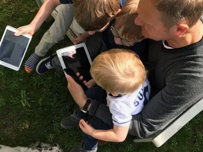 Внуки подарили Туску на день рождения Instagram-аккаунт