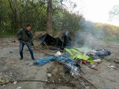 У поліції прокоментували спалення табору ромів у Києві
