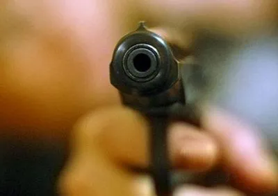 У США оголений чоловік влаштував стрілянину в ресторані: є загиблі