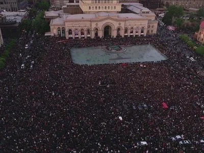 На мітингу опозиції в Єревані померла одна людина