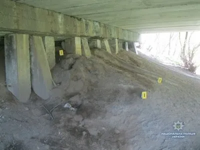 Под мостом в Черкасской области нашли боеприпасы и взрывчатку