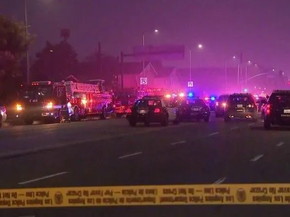 Мужчина открыл стрельбу по людям в Лос-Анджелесе, полиция провела задержание