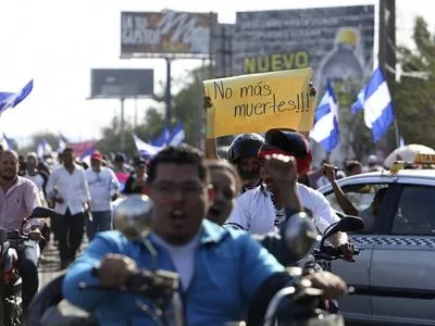 ЗМІ: двоє поліцейських загинули і понад 100 постраждали в ході заворушень в Нікарагуа