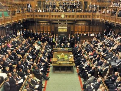 Депутаты парламента Великобритании потребовали сохранения страны в таможенном союзе ЕС