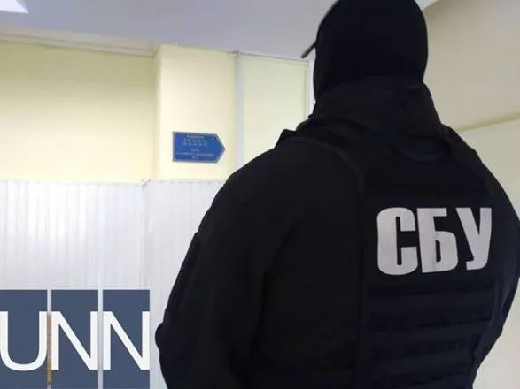 В Подольском суде продолжаются обыски: столичный главк СБУ задержал двух работников суда