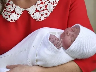 Официально: Принц Уильям и Кейт Миддлтон выбрали имя для новорожденного сына
