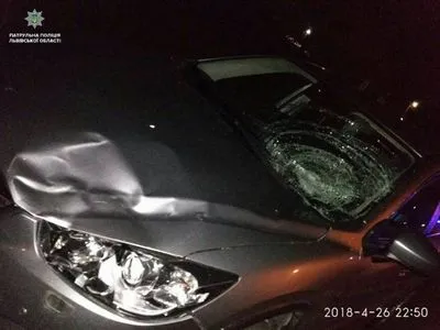 Во Львовской области пьяный водитель сбил патрульного и попытался скрыться