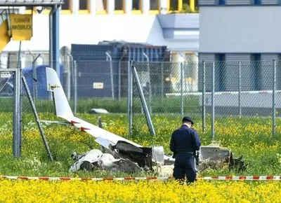 В Австрии у аэропорта разбился самолет: есть погибшие