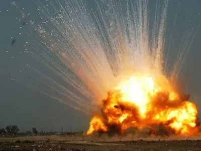 В результате взрыва арсенала боеприпасов уничтожено 2-х боевиков "ДНР"