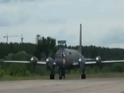 Недалеко от Москвы экстренно сел военный самолет