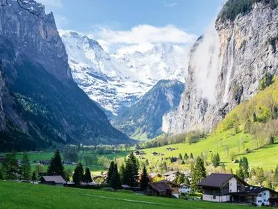 Четверо альпинистов погибли в швейцарских Альпах