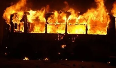 В Киеве дотла сгорел автобус Богдан