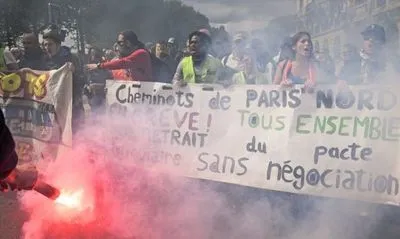 Під час першотравневих заворушень у Парижі затримано щонайменше 200 осіб