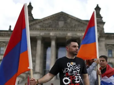 У Вірменії тривають протести, парламент готується обрати прем'єра