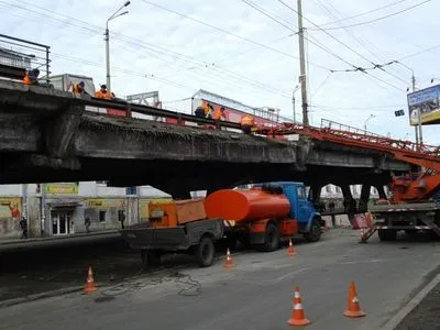 Сегодня начнут ремонт Шулявского моста: опубликована карта объезда