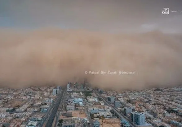 Піщану бурю над Ріядом відобразили на апокаліптичному відео