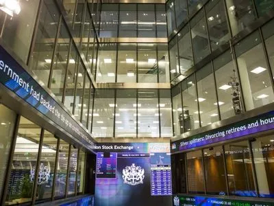 Лондонська фондова біржа призупинить торги паперами фірми Дерипаски