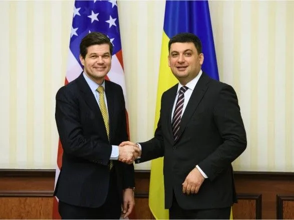 Гройсман и Митчелл встретились и поговорили о сотрудничестве Украины с МВФ