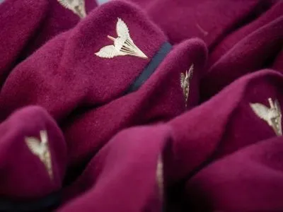 Українські десантники склали іспит на право носіння марунового берета