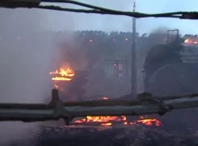 На Львівщині шість годин гасили пожежу у столярному цеху
