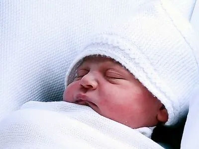 ЗМІ: Єлизавета II вперше побачила свого новонародженого правнука